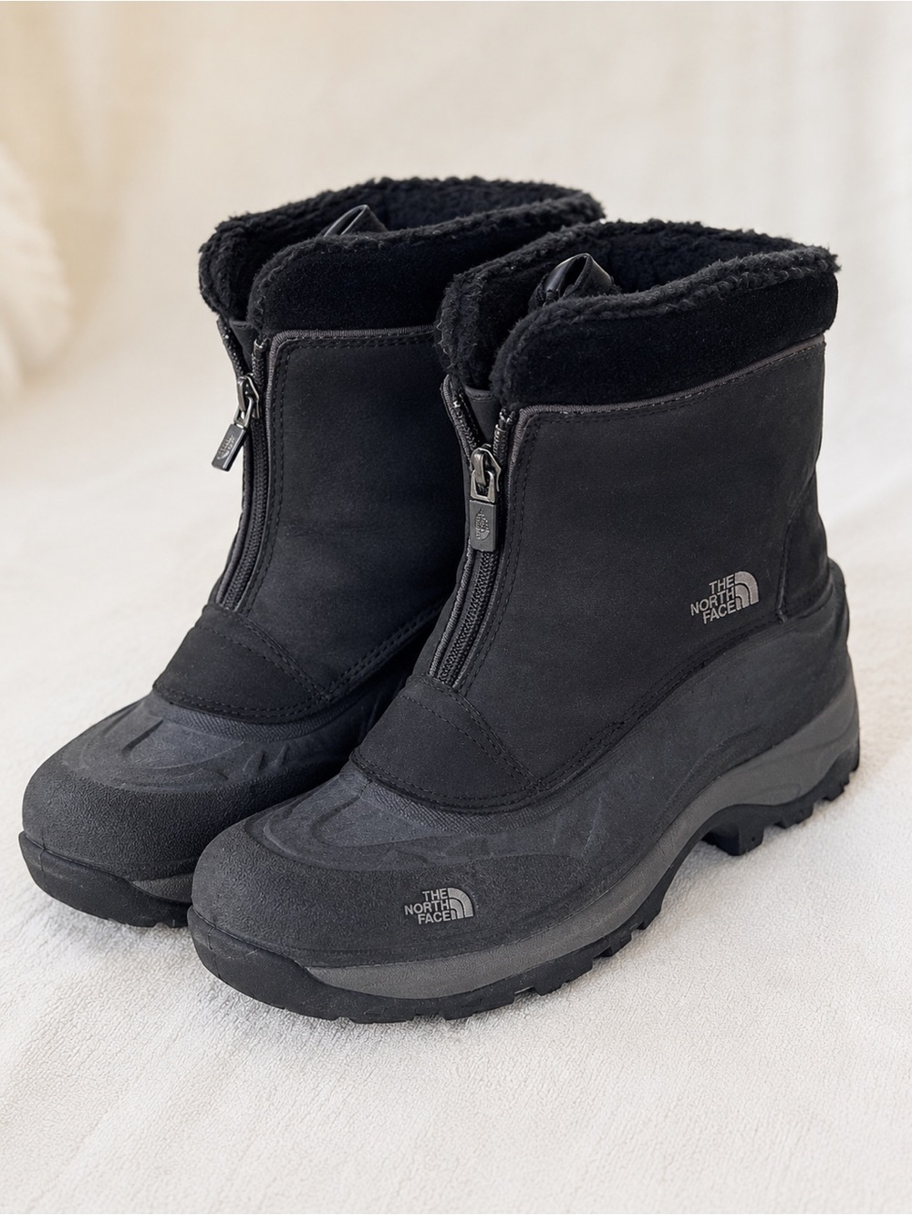 The North Face Chilkat V Zip Insulated Waterproof Snow Boots Women’s Size 8